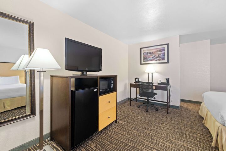 Room 28 of 60
