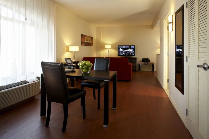 Room 14 of 32