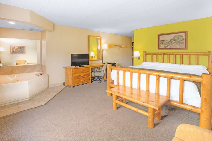 Room 5 of 15