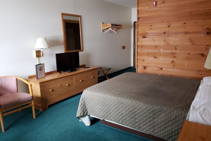 Room 5 of 6