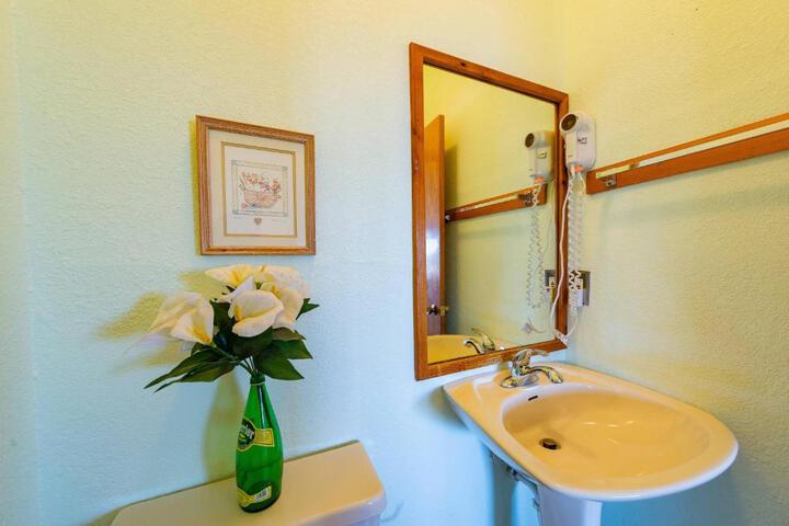 Duck R Way - Poteskeet Ocean View, 260 Yds to Beach, Pool, Hot Tub, Walk to Downtown Duck