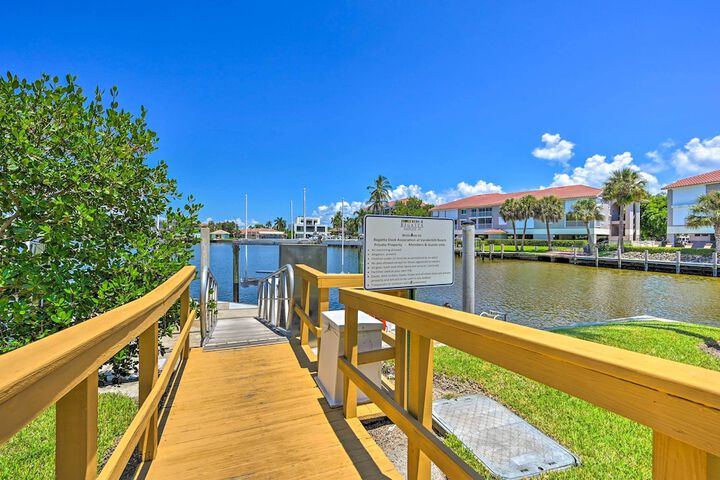Naples Escape in Regatta w / Resort Amenities!