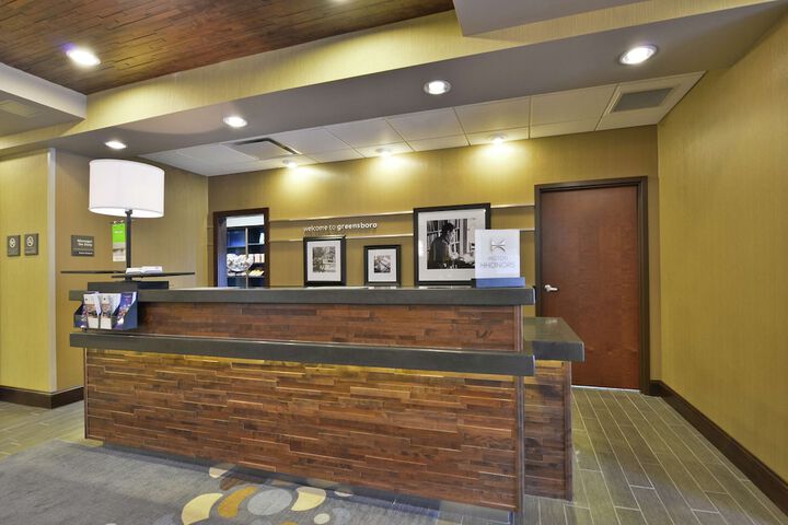 Hampton Inn & Suites Greensboro / Coliseum Area