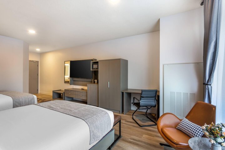 The Valor an Ascend Collection Hotel