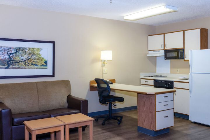 Room 11 of 27