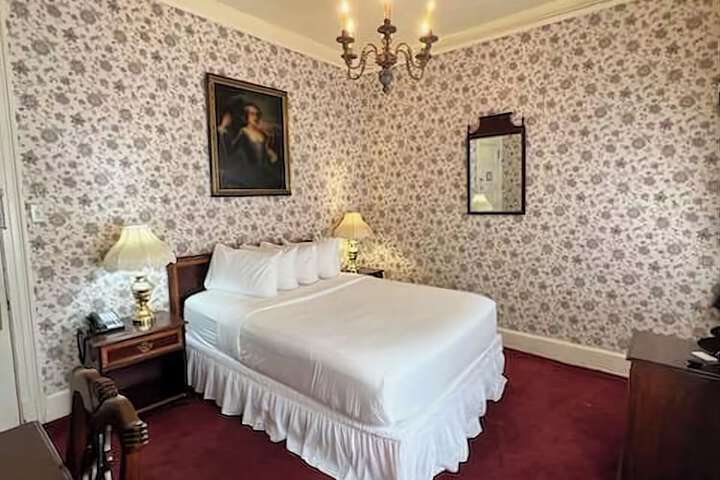 Room 26 of 52