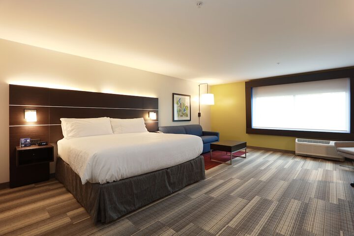 Room 18 of 37