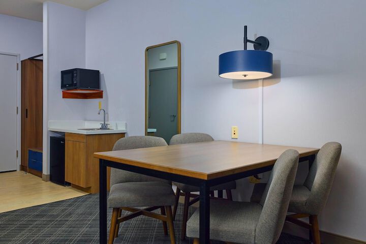 Comfort Suites Springfield-Eugene