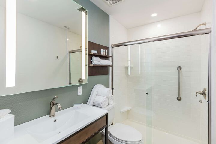 Room 14 of 38