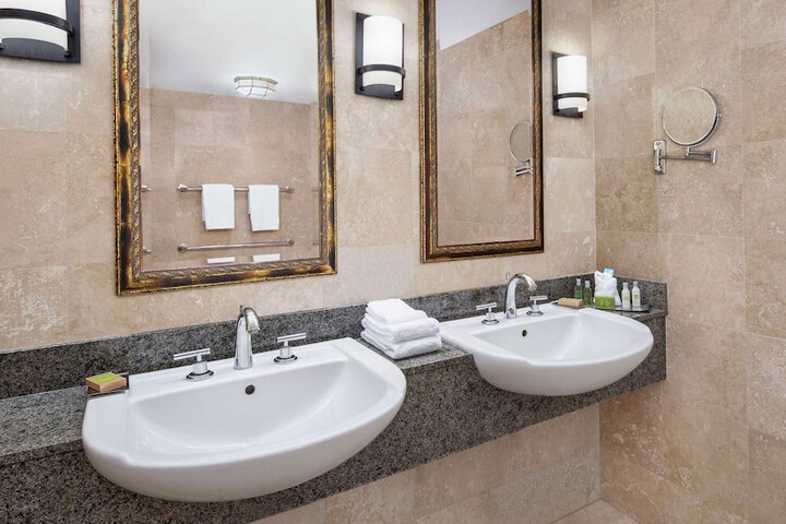 DoubleTree by Hilton Sunrise - Sawgrass Mills