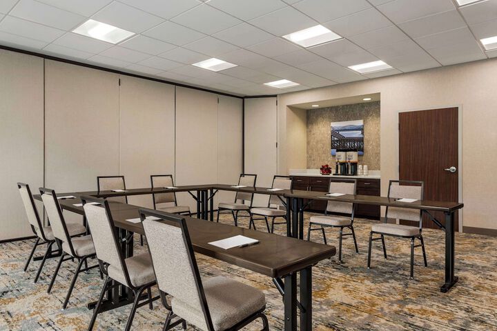 Hampton Inn & Suites Pittsburgh / Waterfront-West Homestead