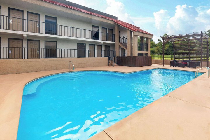 Pool 7 of 30