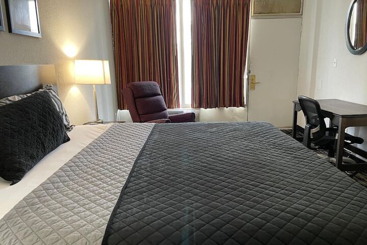 Room 15 of 30