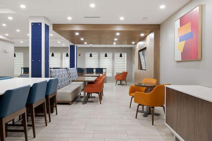 Holiday Inn Express Jourdanton - Pleasanton by IHG