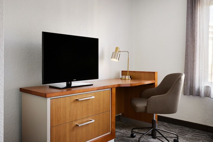 Room 10 of 34