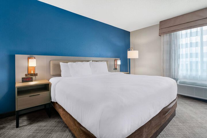 Comfort Inn & Suites Sheboygan I-43