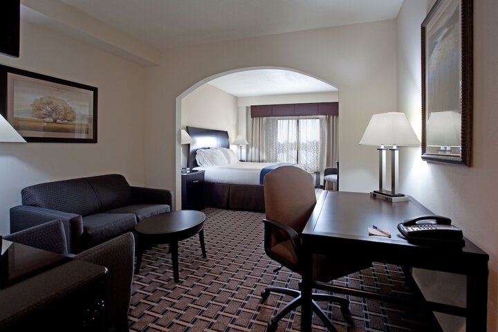 Room 22 of 36