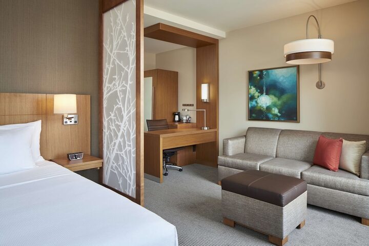 Room 12 of 25