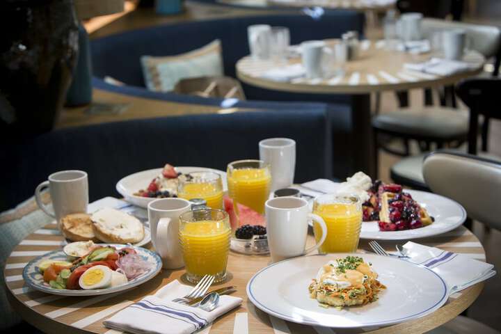 Breakfast/Coffee Service 134 of 168