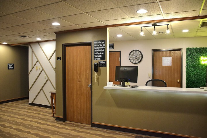 Super 8 by Wyndham Antigo