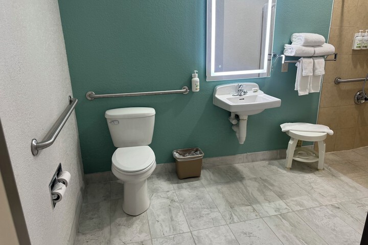 Room 34 of 66