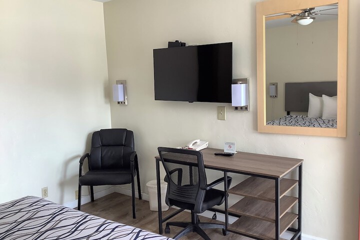 Room 35 of 41