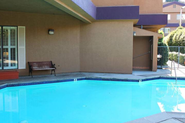 Pool 4 of 24
