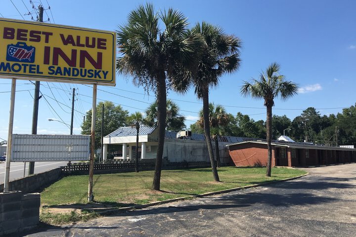 Hotel 10 of 80