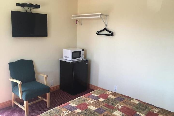 Room 28 of 40