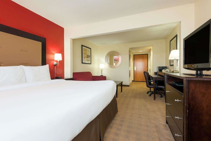 Room 16 of 36