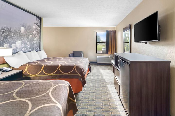 Super 8 by Wyndham Bellefontaine