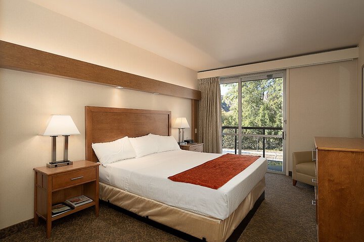 Kellogg West Conference Center and Hotel