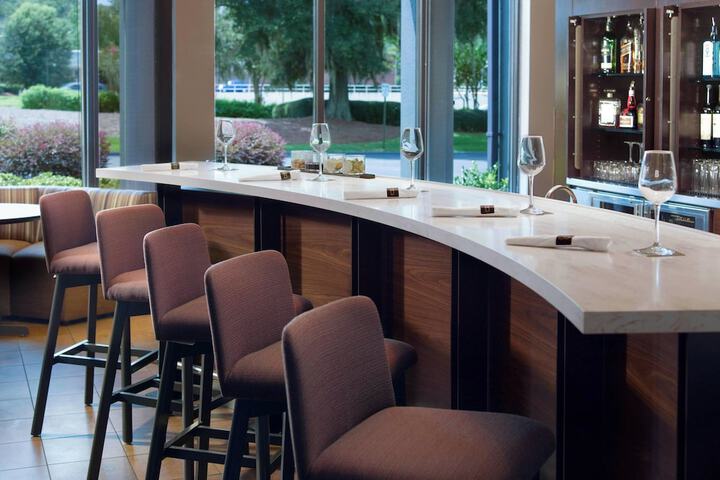 Courtyard by Marriott Tallahassee Downtown / Capitol