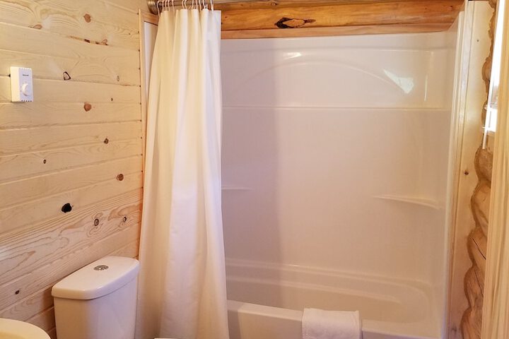 No Name City Luxury Cabins & RV