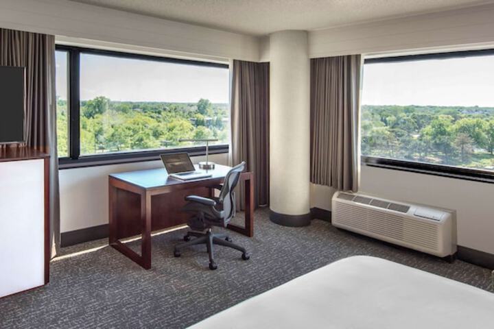 Room 16 of 33