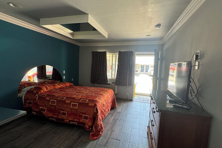 Room 28 of 31