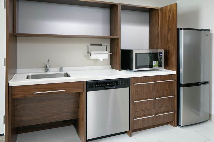 Home2 Suites by Hilton Menomonee Falls Milwaukee