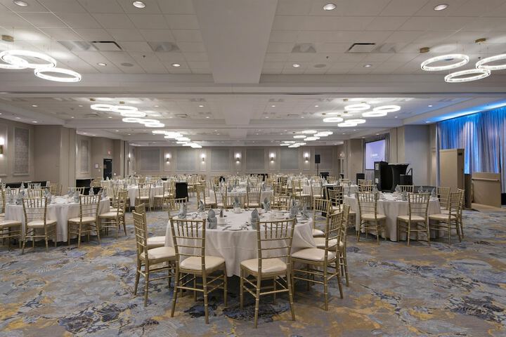 DoubleTree by Hilton Hotel West Edmonton