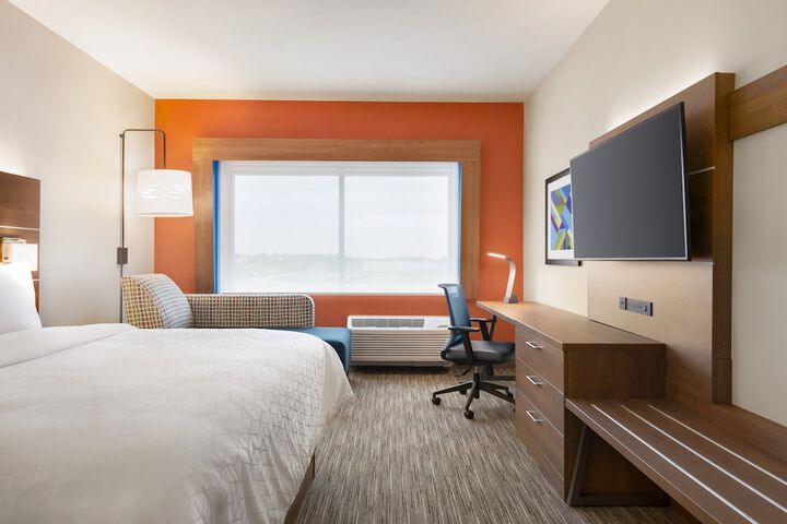 Room 25 of 38