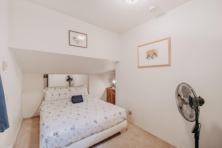 Room 16 of 23