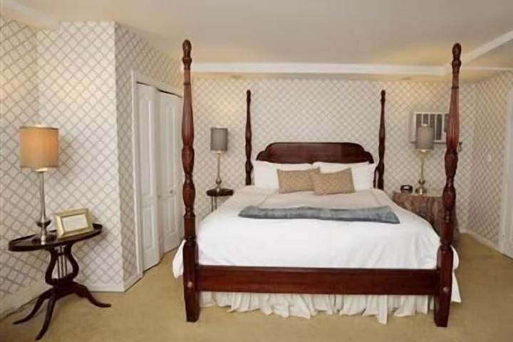 Room 14 of 21