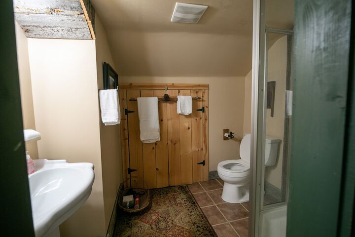 Room 13 of 29