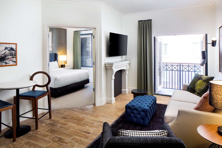 ANDAZ SAVANNAH BY HYATT