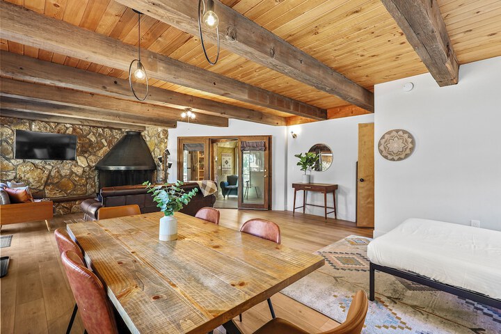 Basecamp Lodge
