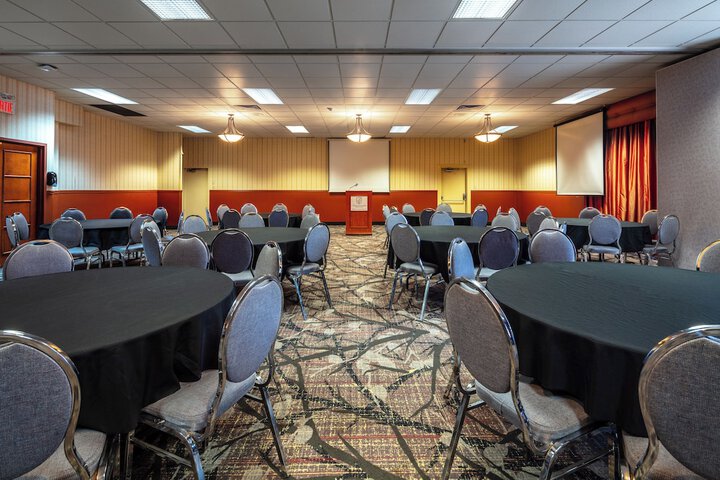 Ballroom/Hall 63 of 67