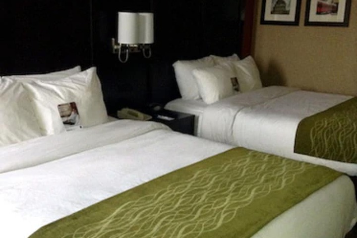 Comfort Inn & Suites Evansville Airport
