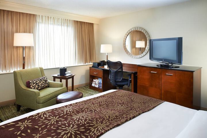 Room 17 of 38