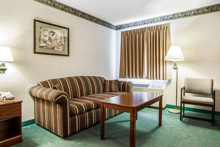 Room 15 of 25