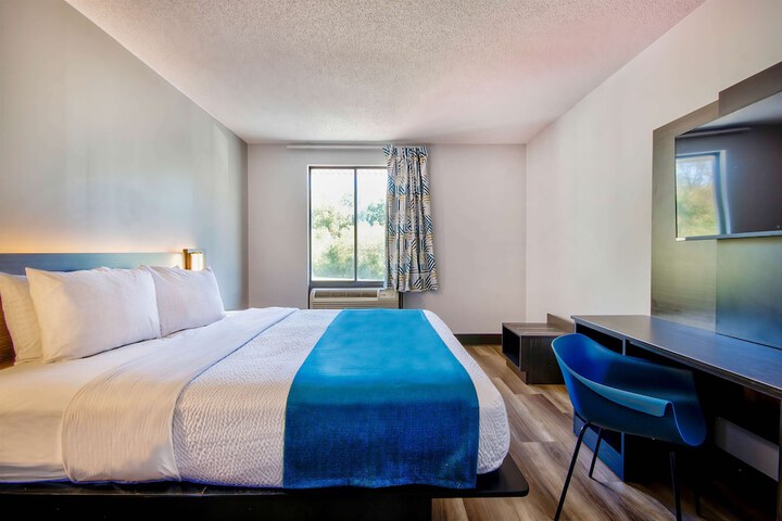 Room 15 of 27