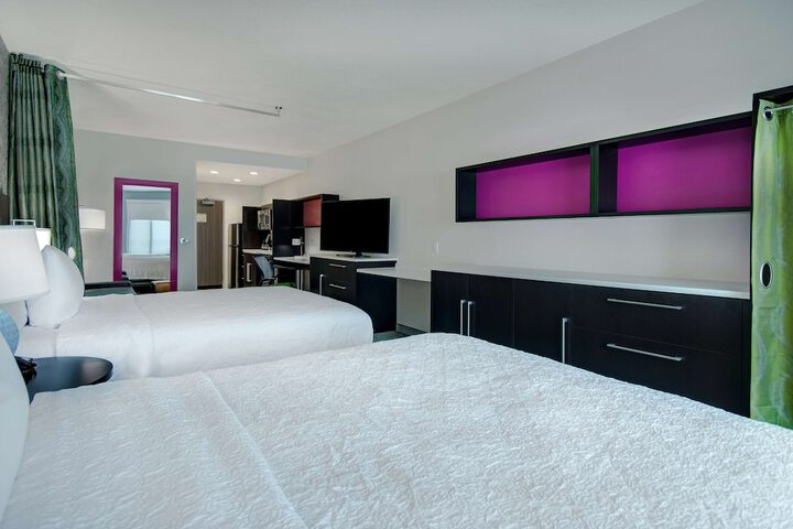 Room 25 of 46